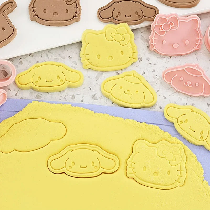 Hello Kitty Cartoon Cookie Cut - Kitchen Appliances Garage recensione e prezzo